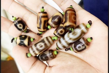 Đá dzi từ đâu mà có? Dzi bead thiên châu Tây Tạng có phải đá thiên nhiên? 17