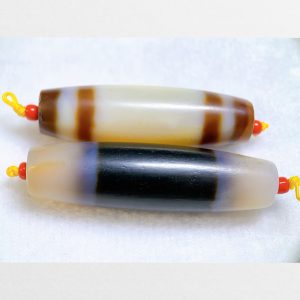 2 viên chong dzi bead một viên sọc đen một viên sọc trắng hàng A same old chất mã não cực già