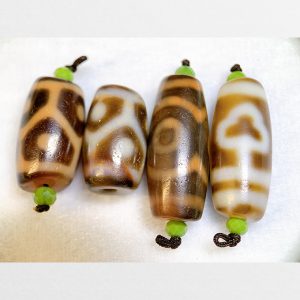 2 viên dzi mai rùa sáu chấm 1 viên dzi 3 mắt 1 viên thiên châu cây sự sống hàng thân ngọc chất A cực đẹp