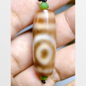 Đá dzi 2 mắt thân ngọc hàng A với chu sa điểm cực đẹp chất già vân rõ nét