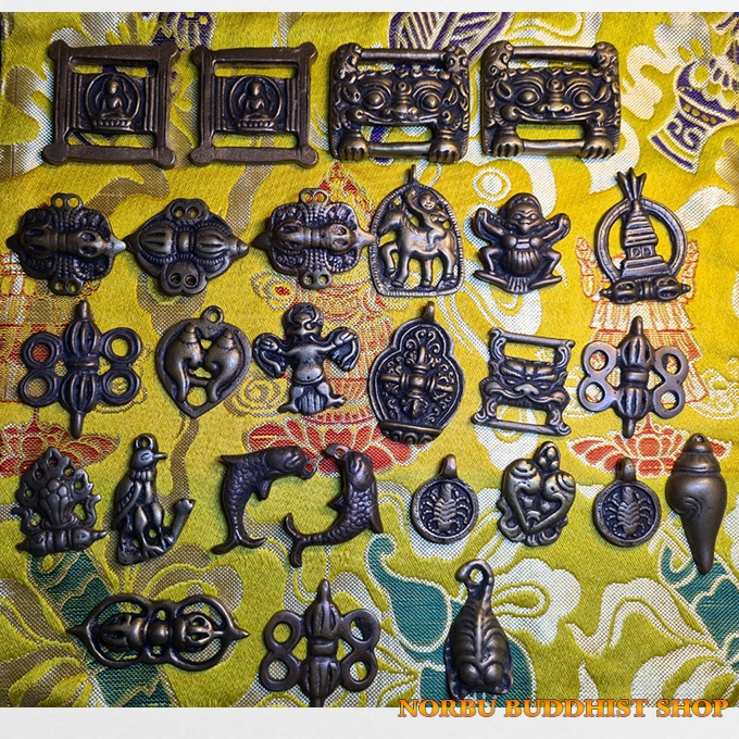 old-thokcha-tibet-thongcha-bua-ho-menh-nguoi-tang-bang-dong-co-dep-va-lau-doi (3) Old thokcha Tibet - thongcha bùa hộ mệnh người Tạng bằng Đồng cổ đẹp và lâu đời