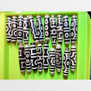 20 viên dzi bead cùng chất thân dài nâu đen vân trắng hàng B nhiều vân lạ đẹp