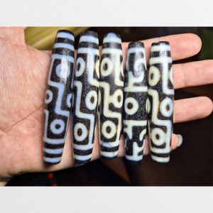 4 viên đá dzi thiên châu 9 mắt và 1 viên dzi 3 mắt rồng hàng Bigsize thân lớn dài hơn 8cm