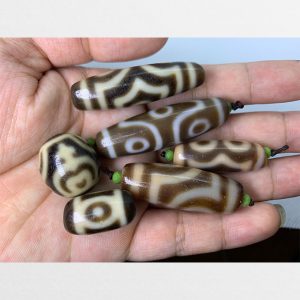 6 viên dzi bead có 3 viên same old siêu phẩm và 3 viên thân ngọc hồng đẹp