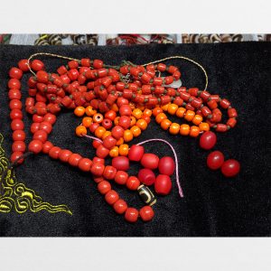 Tổng hợp hạt lưu li thủy tinh cổ Sherpa Glass Bead Old same coral từ Lhasa Tibet