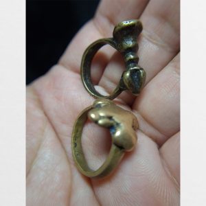 Cặp nhận thogcha cổ biểu tượng chuông chày Ghanta Dorje từ Lhasa Tibet