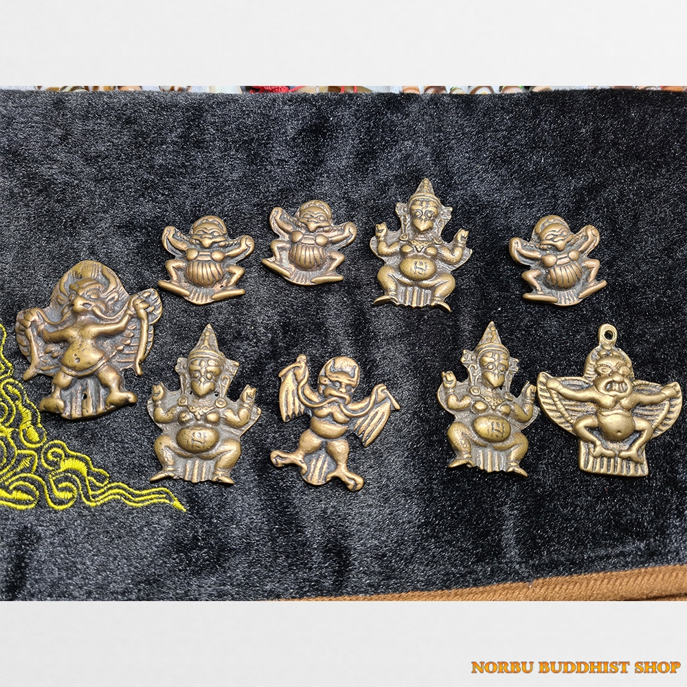 Thokcha mặt Kim Sí Điểu Garuda trong Phật Giáo Kim Cương Thừa