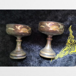 Đôi ly đồng cổ đựng nến đèn cúng dường ban thờ khắc họa tiết hoa sen mạ vàng