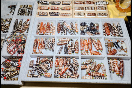 Tổng hợp kiến thức về đá dzi bead - thiên châu Tây Tạng đang được săn tìm tại Việt Nam