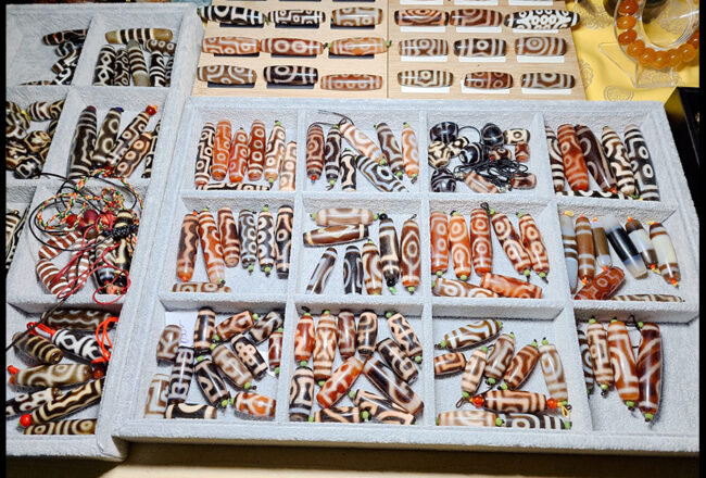 Tổng hợp kiến thức về đá dzi bead - thiên châu Tây Tạng đang được săn tìm tại Việt Nam