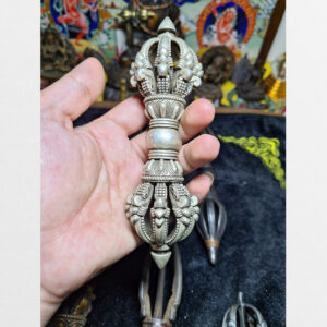 Chày kim cương 9 chấu họa tiết tinh tế màu sáng hiếm gặp