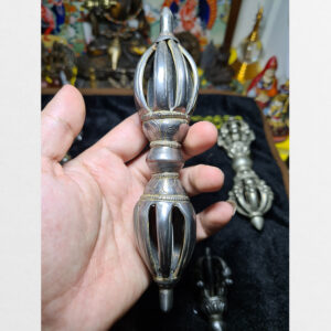 Chày kim cương 9 chấu sắt Tây Tạng hình bầu antique sưu tầm