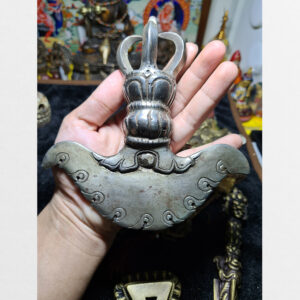 Dao Dakini thực hành các pháp Chod cắt đứt trong nghi lễ Mật Tông