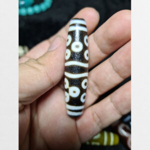 Dzi bead 13 mắt hiếm gặp với một mặt 10 mắt 1 mặt 3 mắt tròn đều