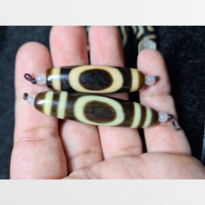 Dzi bead thiên địa 2 viên top quality ivory chất đẹp sưu tầm