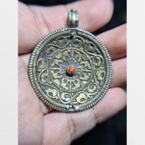 Mặt mandala đeo cổ từ Tibet