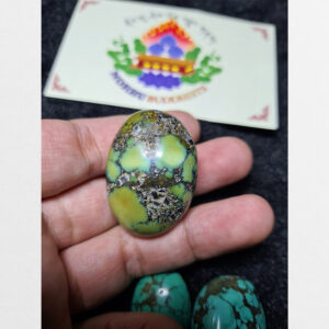 Một viên Turquoise lam ngọc cổ chất xanh từ Tibet hàng Antique sưu tầm hiếm có