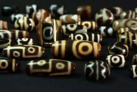 Quy trình khảm vân lên đá dzi bead - thiên châu Tây Tạng theo cách cổ đại truyền lại