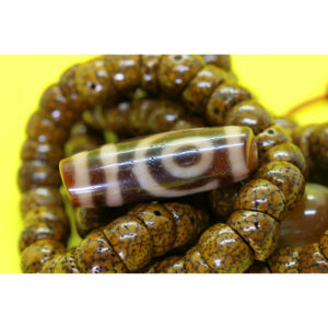 Dzi bead 2 mắt thân ngọc A