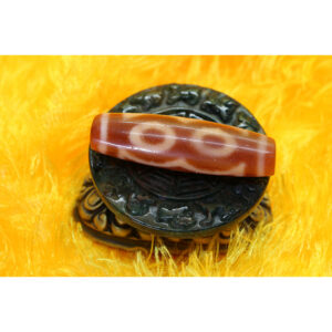 Dzi bead 3 mắt thân ngọc đặc biệt A 124