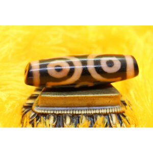 Dzi bead 6 mắt thân ngọc cỡ lớn A 44