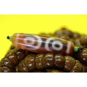 Dzi bead 7 mắt thân ngọc A