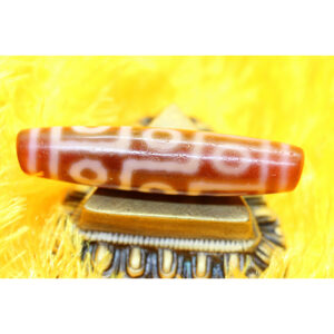 Dzi bead 9 mắt thân ngọc A 74