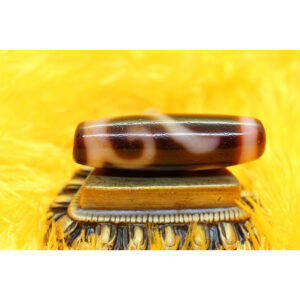 Dzi bead ngọn lửa vân lạ thân ngọc A 81