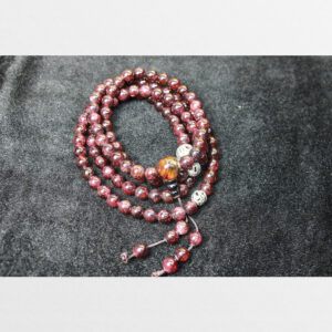 Chuỗi hạt đá quý hồng lựu mix charm 108