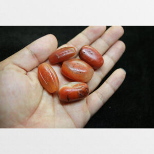 Đá mã não nam hồng cổ - hạt pema raka từ Lhasa Tibet