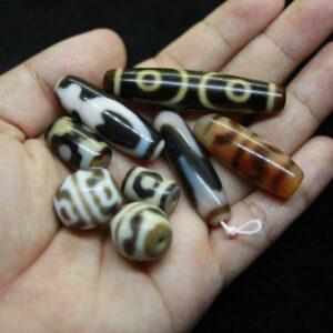 Dzi bead 3 mắt bảo bình răng hổ hoa sen 3 mắt chữ thập chất đẹp