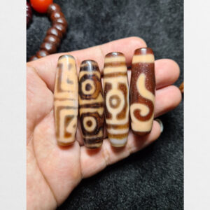 Dzi bead 4 mắt 8 mắt và ngọn lửa vân lạ hiếm gặp