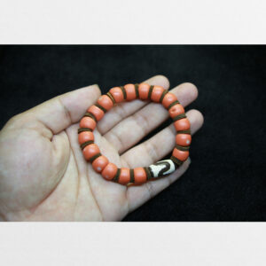 Vòng tay lưu li đỏ mix dzi răng hổ