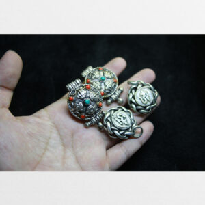 Gau đựng thuốc pháp kinh sách nhỏ bằng bạc và đồng