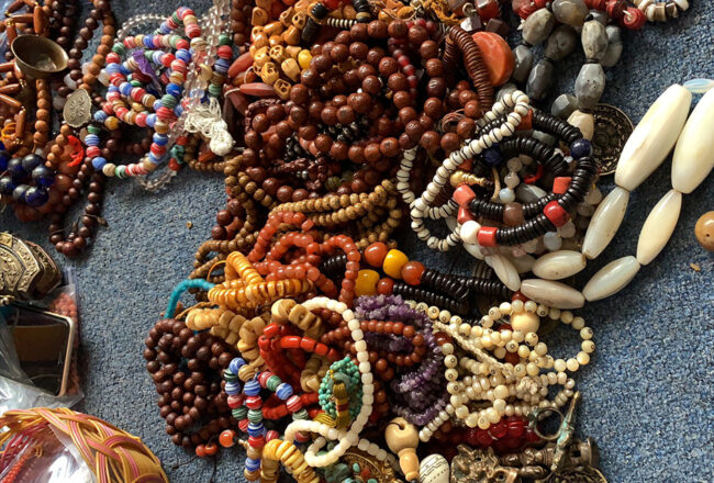 Giải mã vòng tay chuỗi hạt 108 - Pháp khí Phật giáo phổ biến nhất