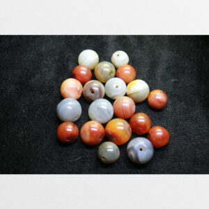 Hạt bead mã não lớn màu đỏ và xám trắng từ đời nhà Thanh old 100 năm