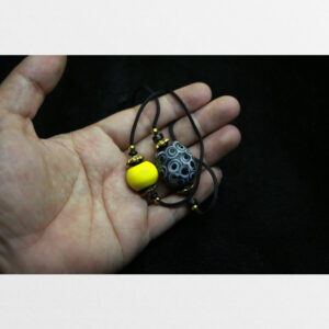 Hạt old liuli chất độc đẹp màu vàng đỏ và vân lạ