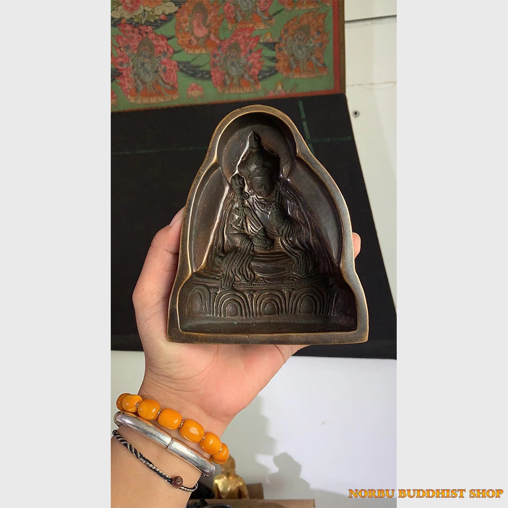Khuôn đúc tsa ngài Guru Rinpoche bằng đồng cỡ lớn từ Tibet