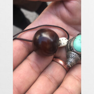 Old bead agate cỡ lớn 1000 năm tuổi từ Lhasa Tibet