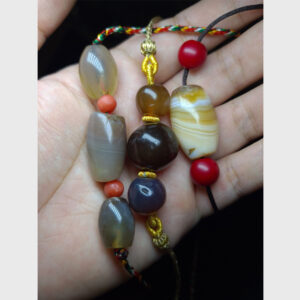 Old bead agate - mã não cổ Tibet 2000 năm tuổi từ Lhasa