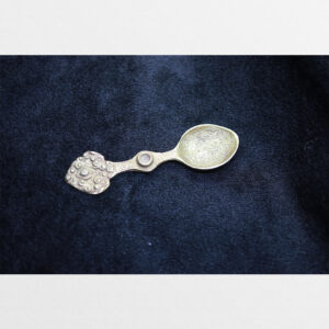 Thìa múc nước pháp trong đàn cúng mật tông