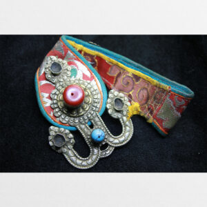 Tổng hợp các dải yếm đồng cổ antique phụ kiện trang phục người Tây Tạng