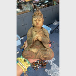 Tượng gỗ cũ ngài Quán Âm truyền thống Đại Thừa