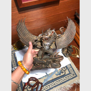 Khách đã thỉnh: tượng Kim Sí Điểu Garuda