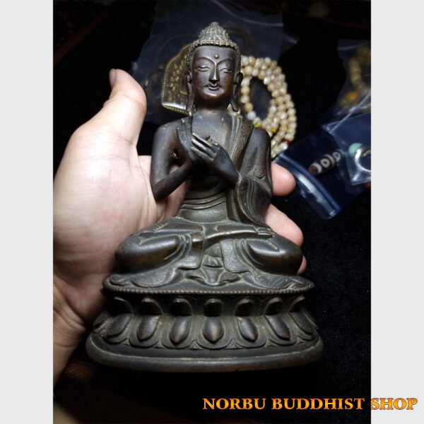 Khách đã thỉnh: tượng cổ Đức Phật theo truyền thống nguyên thủy