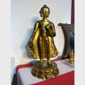 Tôn tượng ngài Thích Ca mạ vàng cổ trên 100 năm tại Tibet ( order )