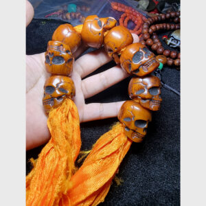 Vòng xương yak hình sọ để đeo tay hay quấn tượng trang trí