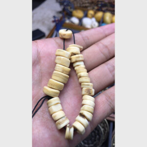 Xương cổ 100 năm từ Lhasa