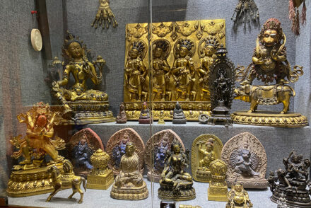 Tại sao đồ đồng cổ Tây Tạng lại đắt giá như vậy?