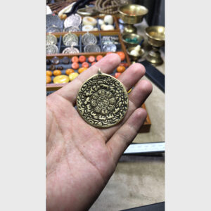 Cửu cung cổ 50 năm chất óng vàng